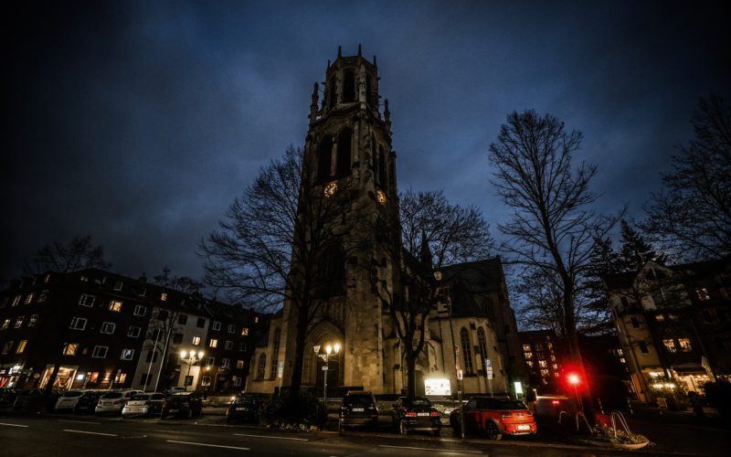 Beleuchtung Herz-Jesu-Kirche in Düsseldorf