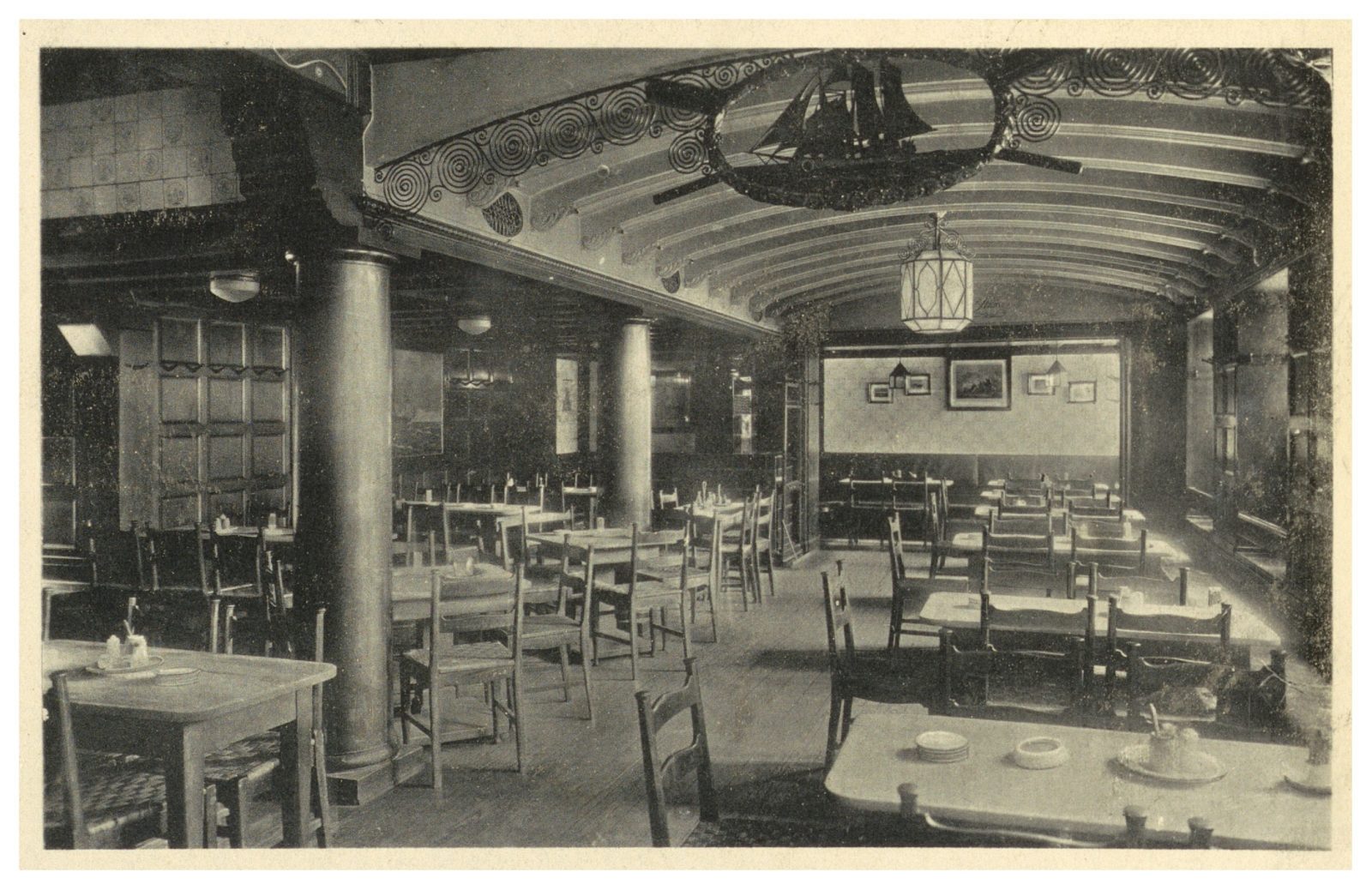 Restaurant Zum Schiffchen an der Hafenstraße. Gaststube. Fotograf unbekannt, um 1930