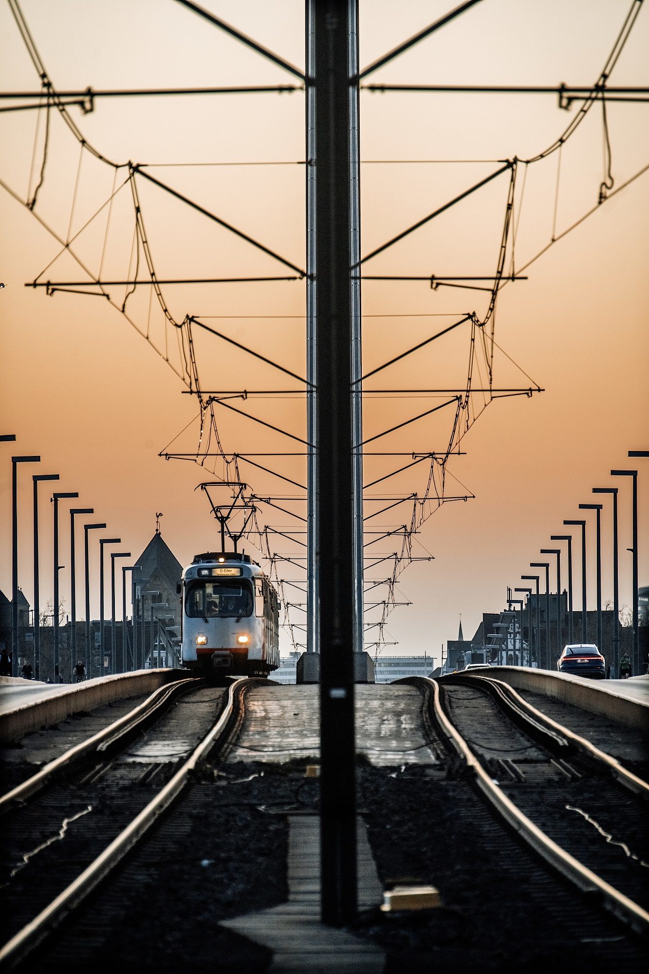 Mehr Busse und Bahnen, bessere Haltestellen, günstigere Tickets - das sind einige der Vorschläge des Jugendrates für die Rheinbahn. Foto: Andreas Endermann