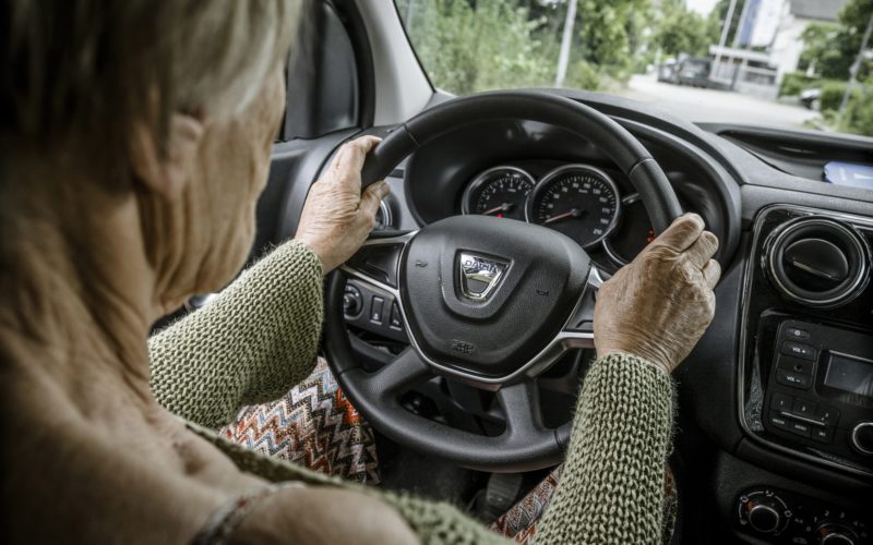 Ältere Autofahrer in Düsseldorf