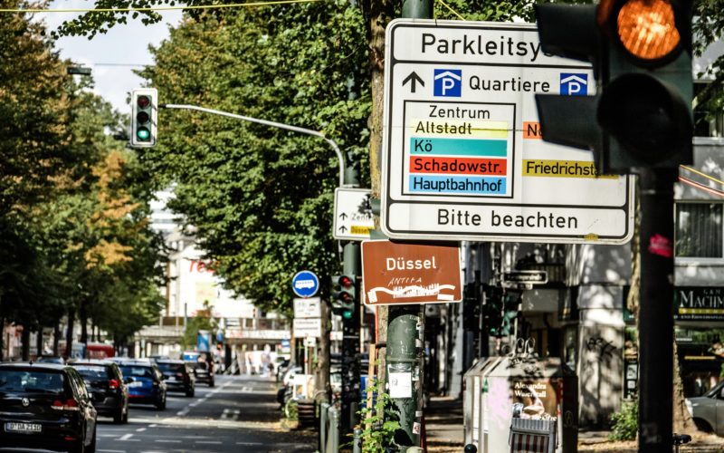 Wer langsam durch die Stadt geht, sieht mehr, hört mehr, erfährt mehr. Das meint auch Fotograf Andreas Endermann, wenn er sich und uns ein Bild macht.
