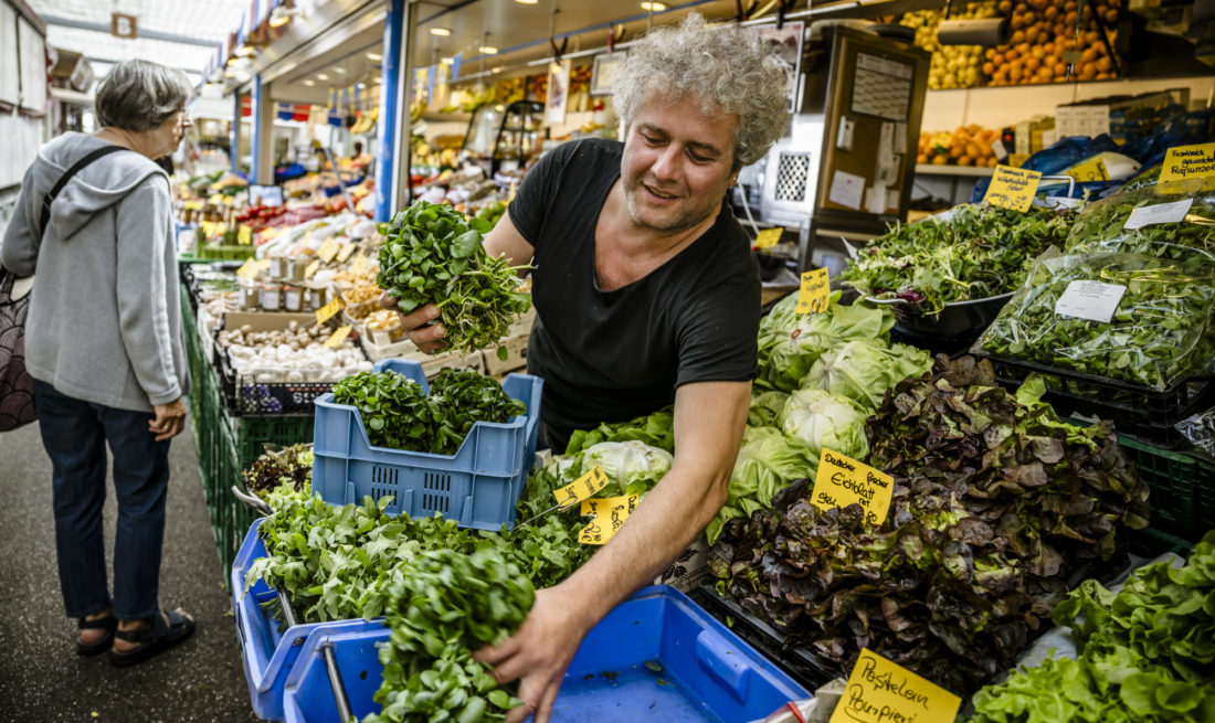 Obst und Gemüse Schier auf dem Carlsplatz in Düsseldorf