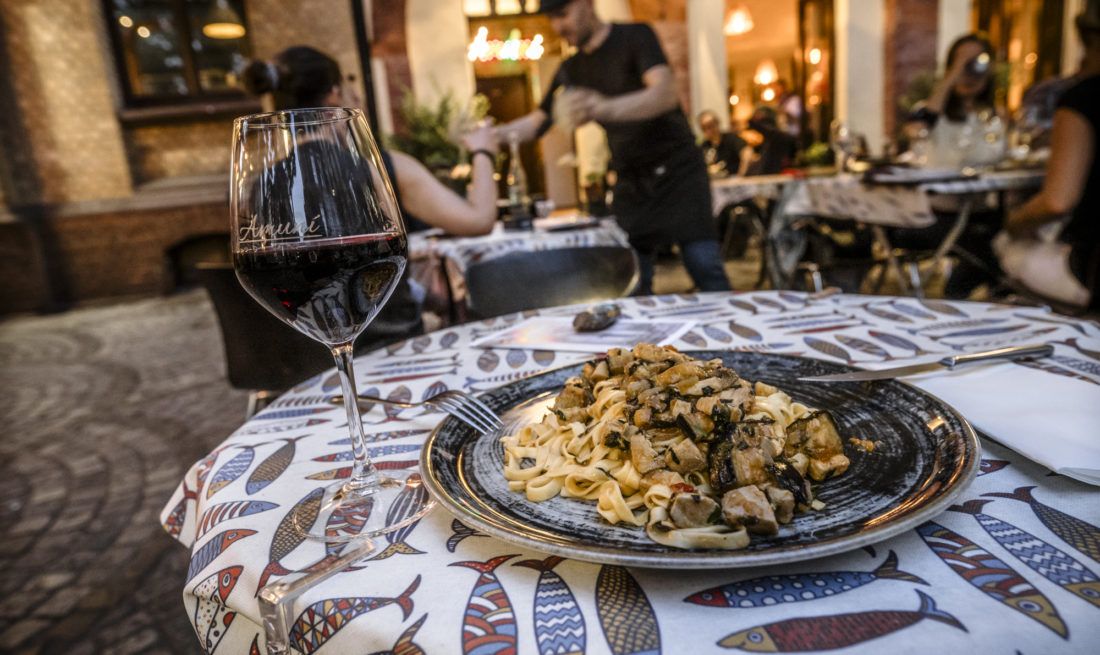 Weinbar Amuni in der Altstadt Düsseldorf