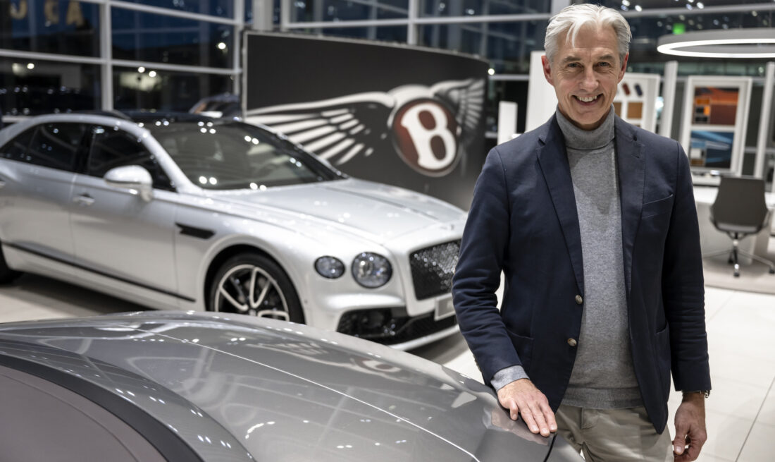 Bentley und Bugatti am Höherweg in Düsseldorf