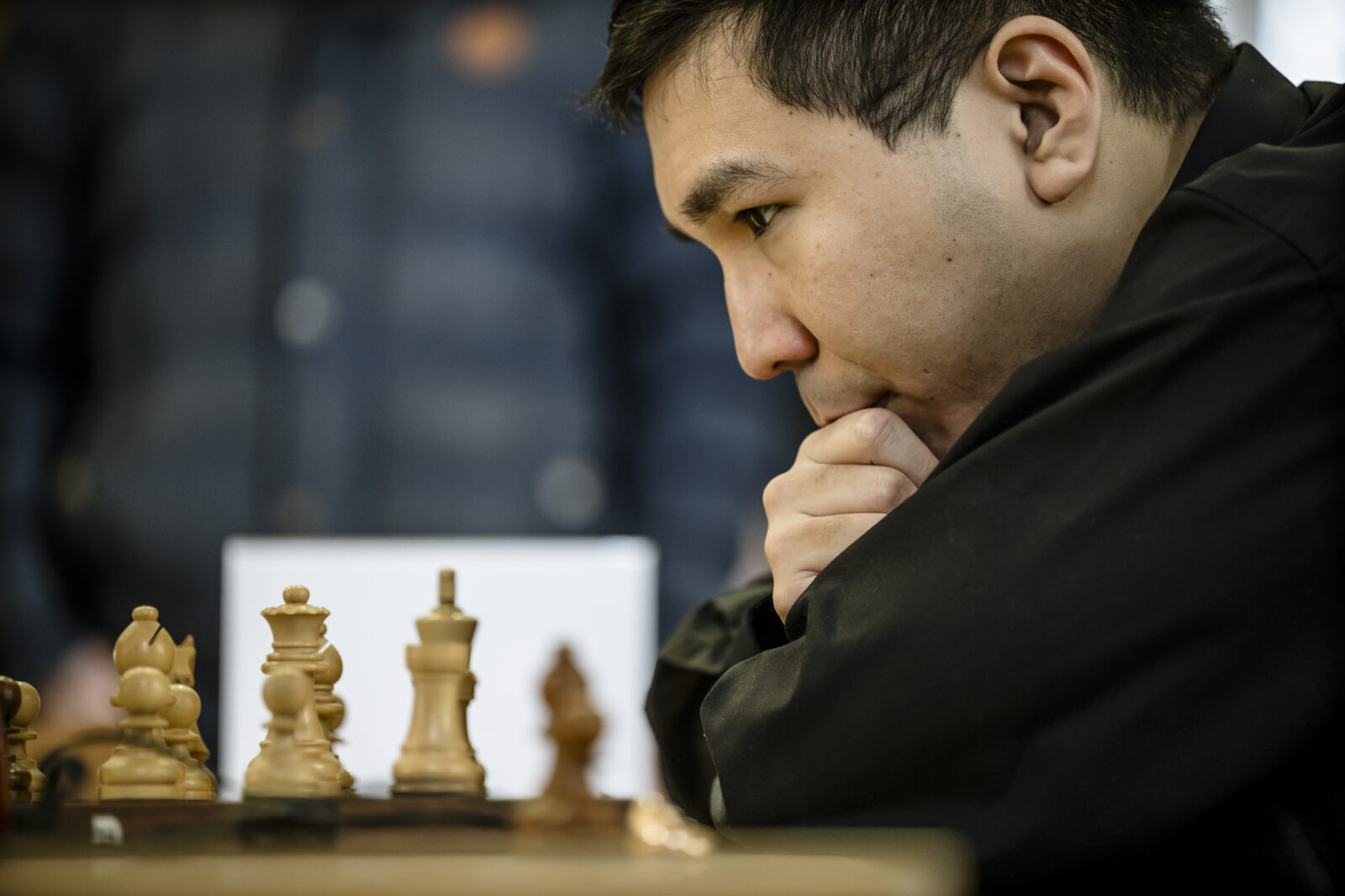 Düsseldorfer Schachklub DSK, Schach Bundesliga, Humboldt-Gymnasium, Großmeister Wesley So, DSK Düsseldorf (ehemaliger 2. der Weltrangliste, erreichte die fünfthöchste ELO jemals, etc.) im Spiel gegen Großmeister Viswanathan Anand, OSG Baden-Baden („Tiger von Madras“, mehrmaliger Weltmeister, Vizepräsident Weltverband, gilt als der größte indische Schachspieler aller Zeiten) Foto: Andreas Endermann