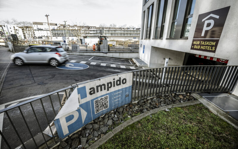 Ampido-Parkplätze an der Toulouser Allee in Düsseldorf Pempelfort