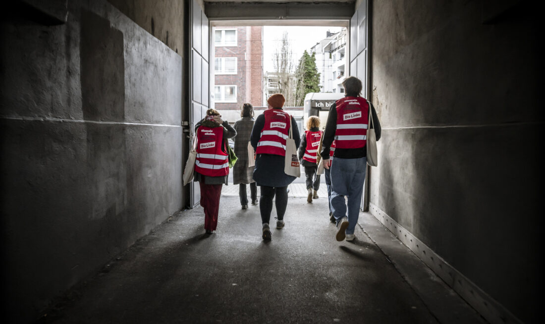Haustürwahlkampf Die Linke, Bundestagswahl 2025, Lisa Schubert und Julia Marmulla Foto: Andreas Endermann