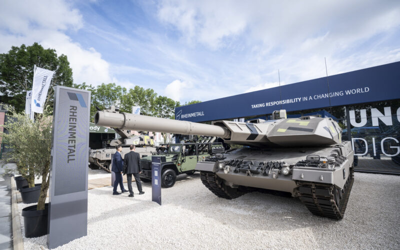 News Bilder des Tages Eurosatory 2024 R¸stungsmesse Paris Frankreich Messestand der Firma Rheinmetall;Eurosatory 2024 R¸