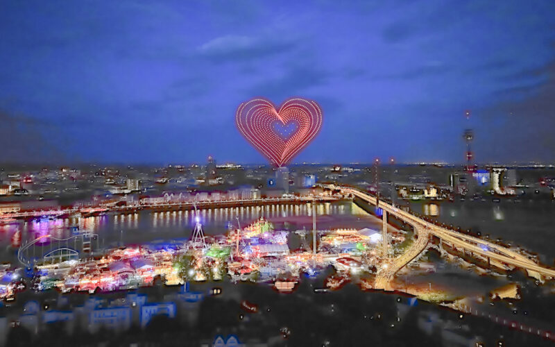 AO-Drohnenshow auf der Düsseldorfer Rheinkirmes am 12. Juli 2025, 

Foto: AO Multimedia & Drones