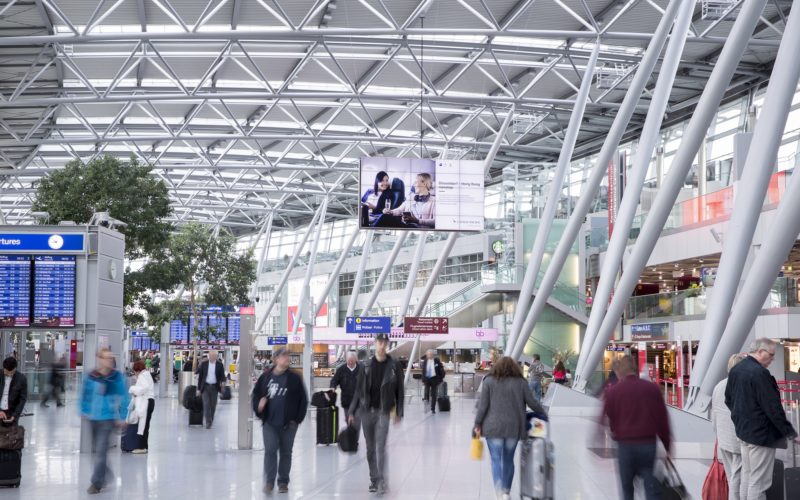 Ein Blick in die Abflugebene des Terminals am Düsseldorfer Flughafen. Foto: Andreas Wiese/Flughafen Düsseldorf