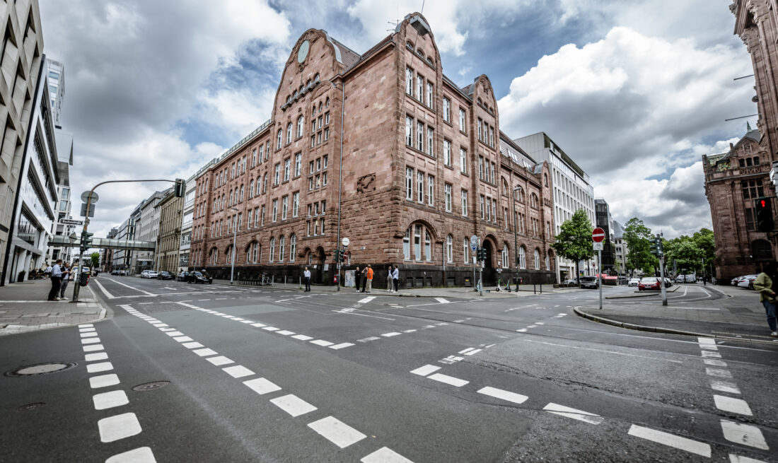 Das Luisengymnasium an der Bastionstraße in Düsseldorf