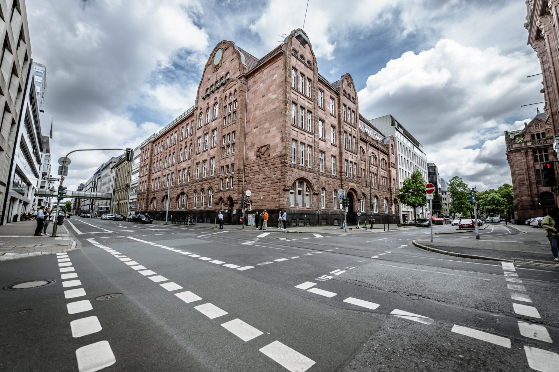 Das Luisengymnasium an der Bastionstraße in Düsseldorf