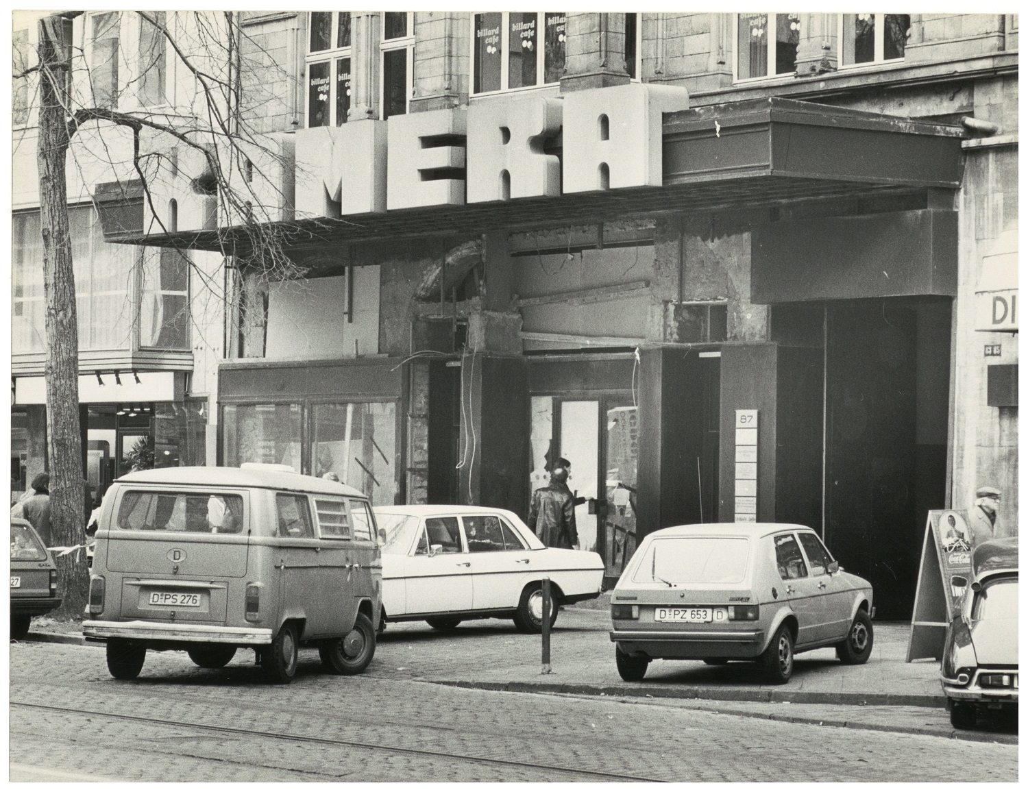Damals: die Kamera an der Graf-Adolf-Straße. Dieses Bild ist um 1995 entstanden. Foto: Stadtarchiv Düsseldorf/Wilfried Meyer