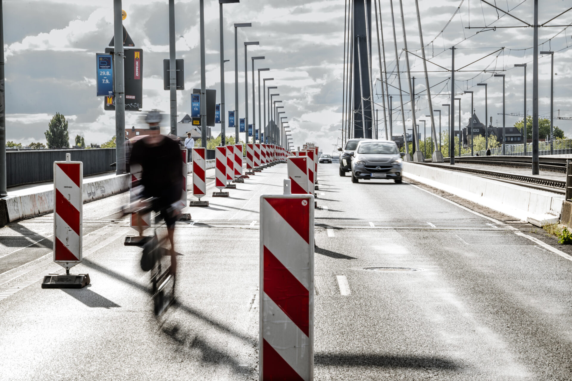 Oberkasseler Brücke, Baustelle, einspurigFoto: Andreas Endermann