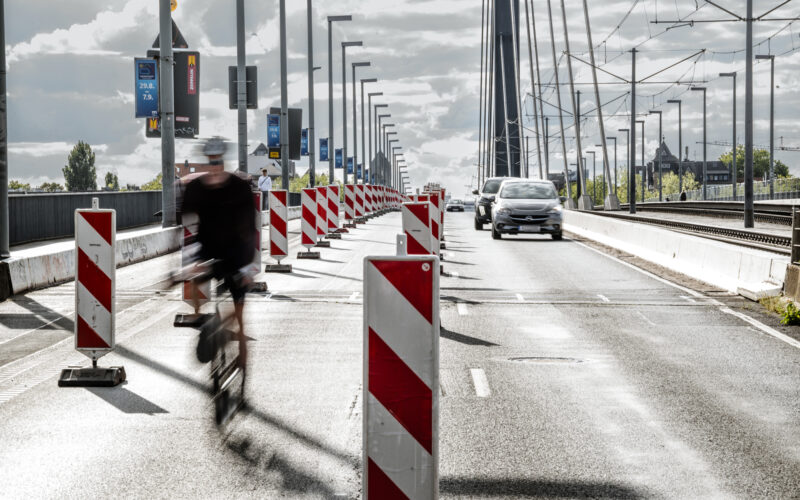 Oberkasseler Brücke, Baustelle, einspurigFoto: Andreas Endermann