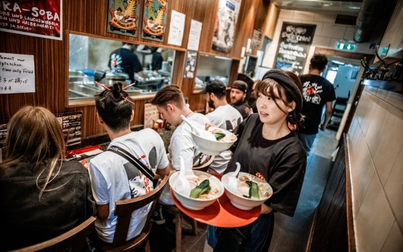 Sieht aus wie Japan, ist aber Düsseldorf. Ein Bild aus einem der japanischen Restaurants an der Immermannstraße. Andreas Endermann hat es vor der Corona-Pandemie aufgenommen.