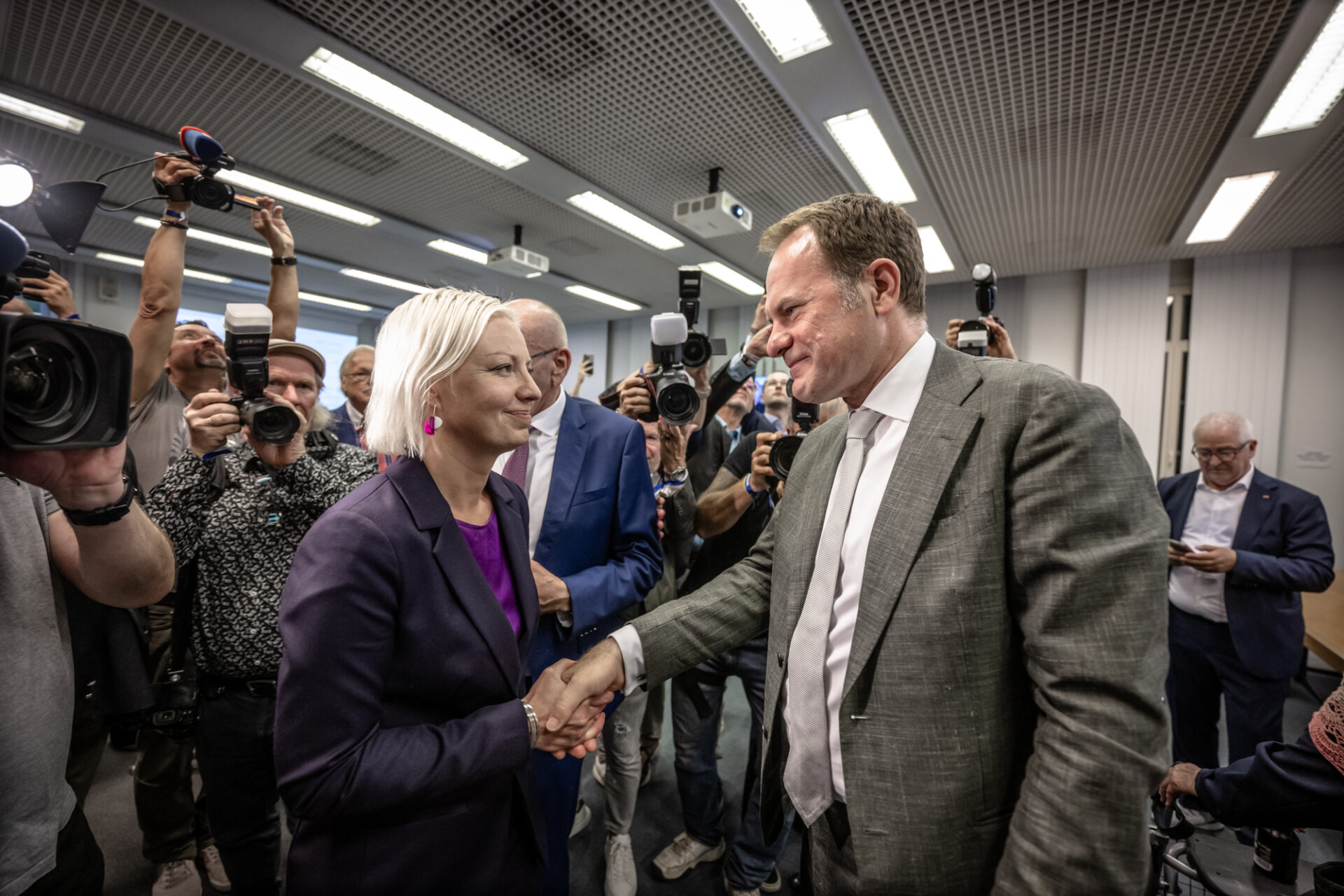 Stephan Keller Oberbürgermeister Düsseldorf mit Clara Gerlach von den grünen Düsseldorf