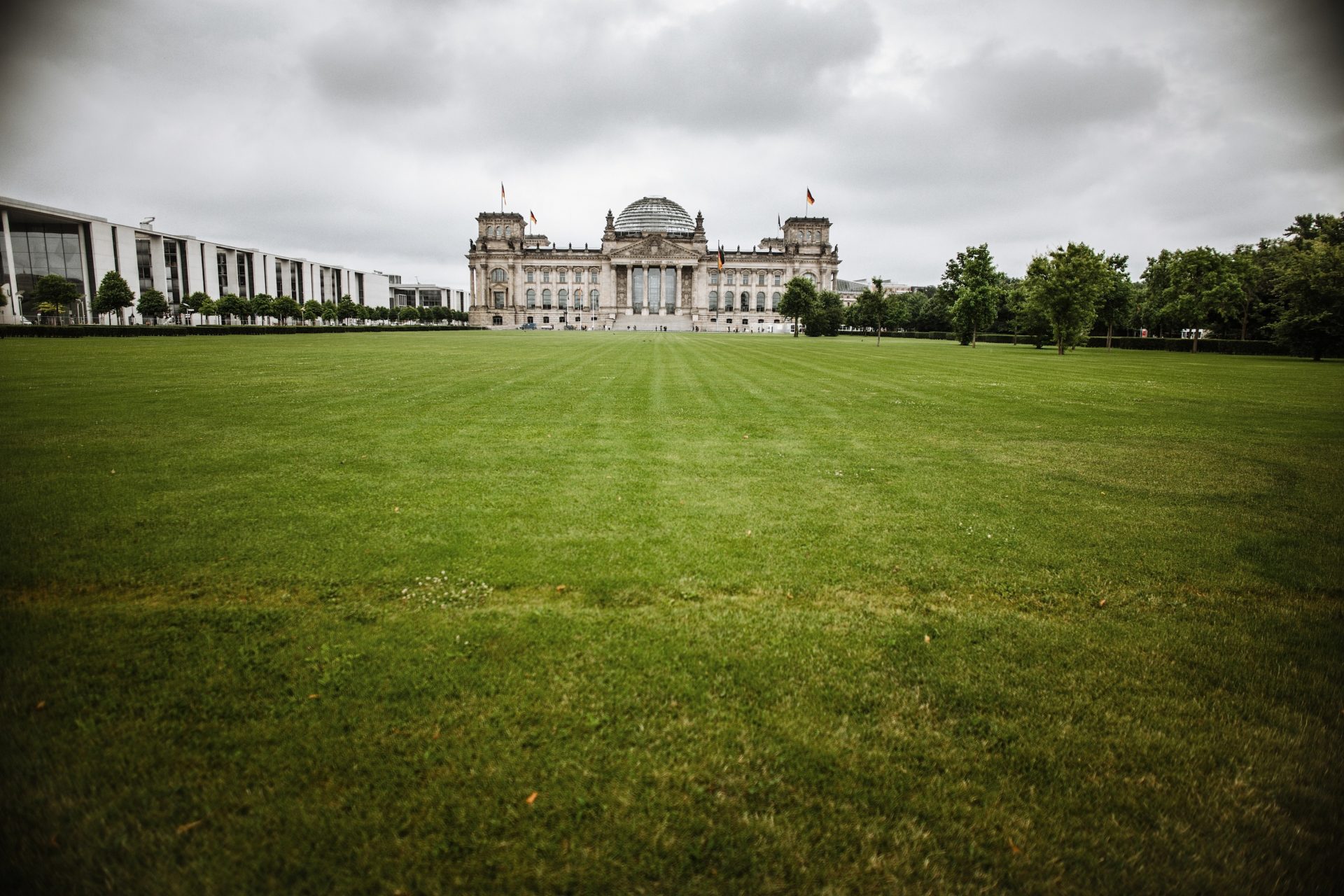 Unser Bild zeigt das Ziel der Bewerber für die beiden Düsseldorfer Direktwahlmandate: den Bundestag in Berlin. Foto: Andreas Endermann