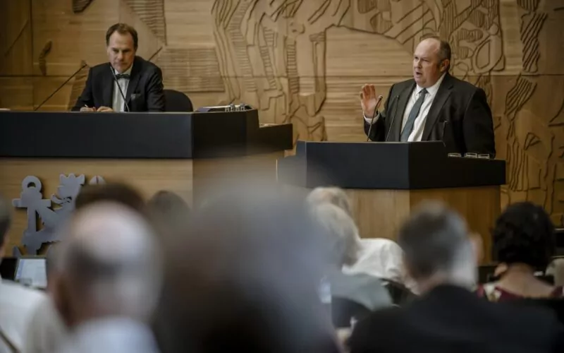 Düsseldorfs Oberbürgermeister Stephan Keller und Personal-Dezernent Olaf Wagner