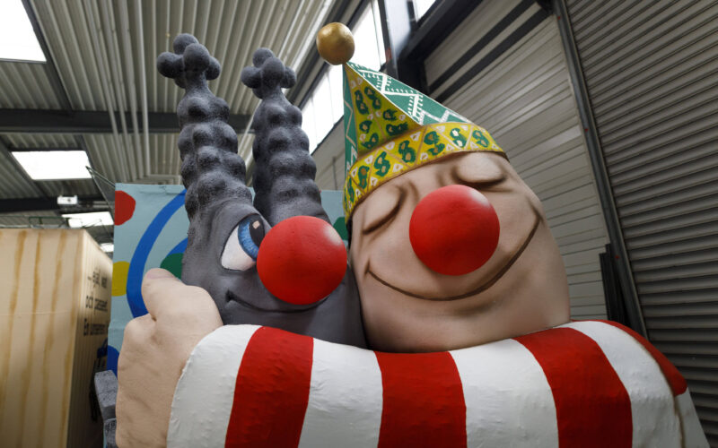 Köln-Wagen beim Richtfest für den Kölner Rosenmontagszug 2020, bei welchem die Persiflagewagen, Karnevalswagen und Motiv