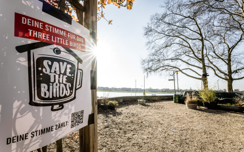 Three Little Birds am Robert-Lehr-Ufer in Düsseldorf