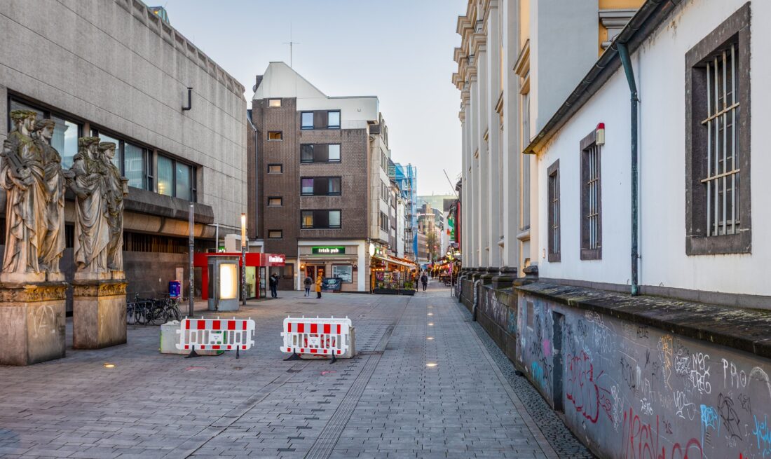 Kay-und-Lore-Lorentz-Platz in der Altstadt Düsseldorf