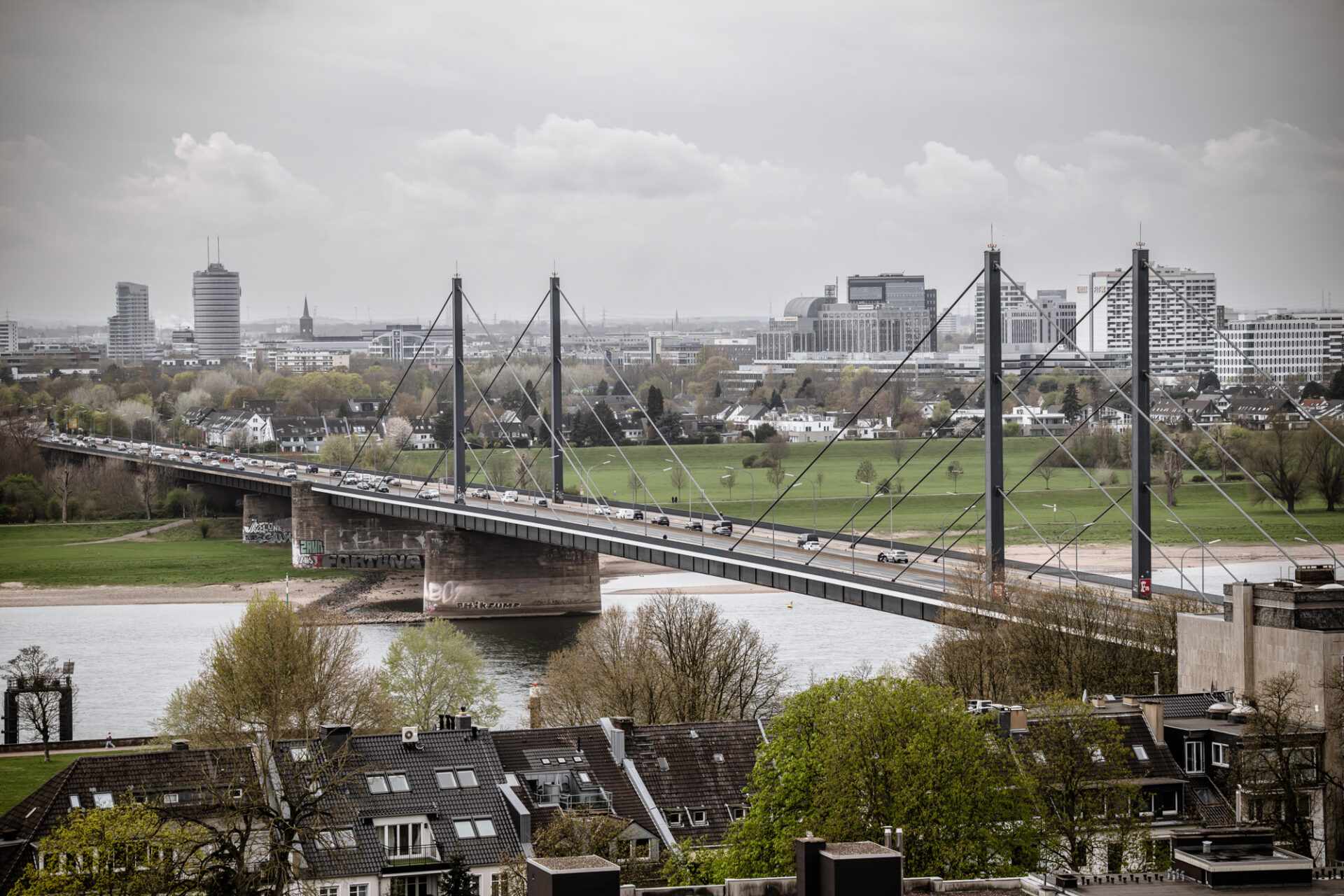 Theodor-Heuss-Brücke Düsseldorf