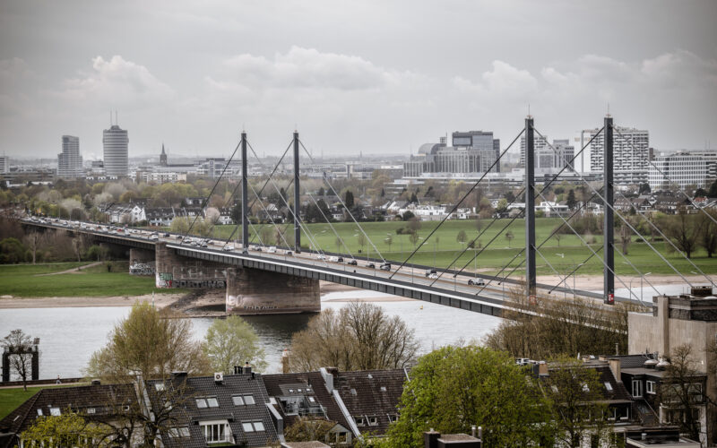 Theodor-Heuss-Brücke Düsseldorf