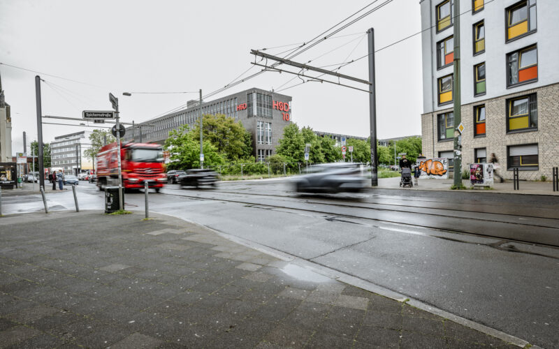 Wohngebiet Elfriede-Bial-Strasse an der HSD, gewünschte Ampelanlage Rather Straße, Spichernstraße