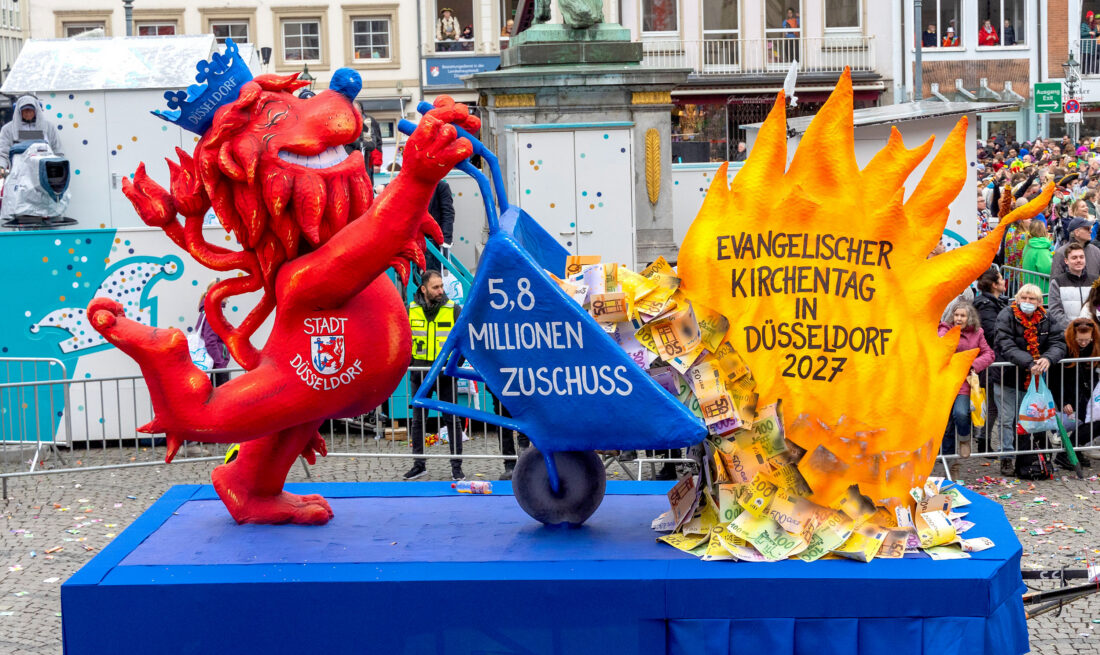 Mottowagen von Jacques Tilly zum Kirchentag