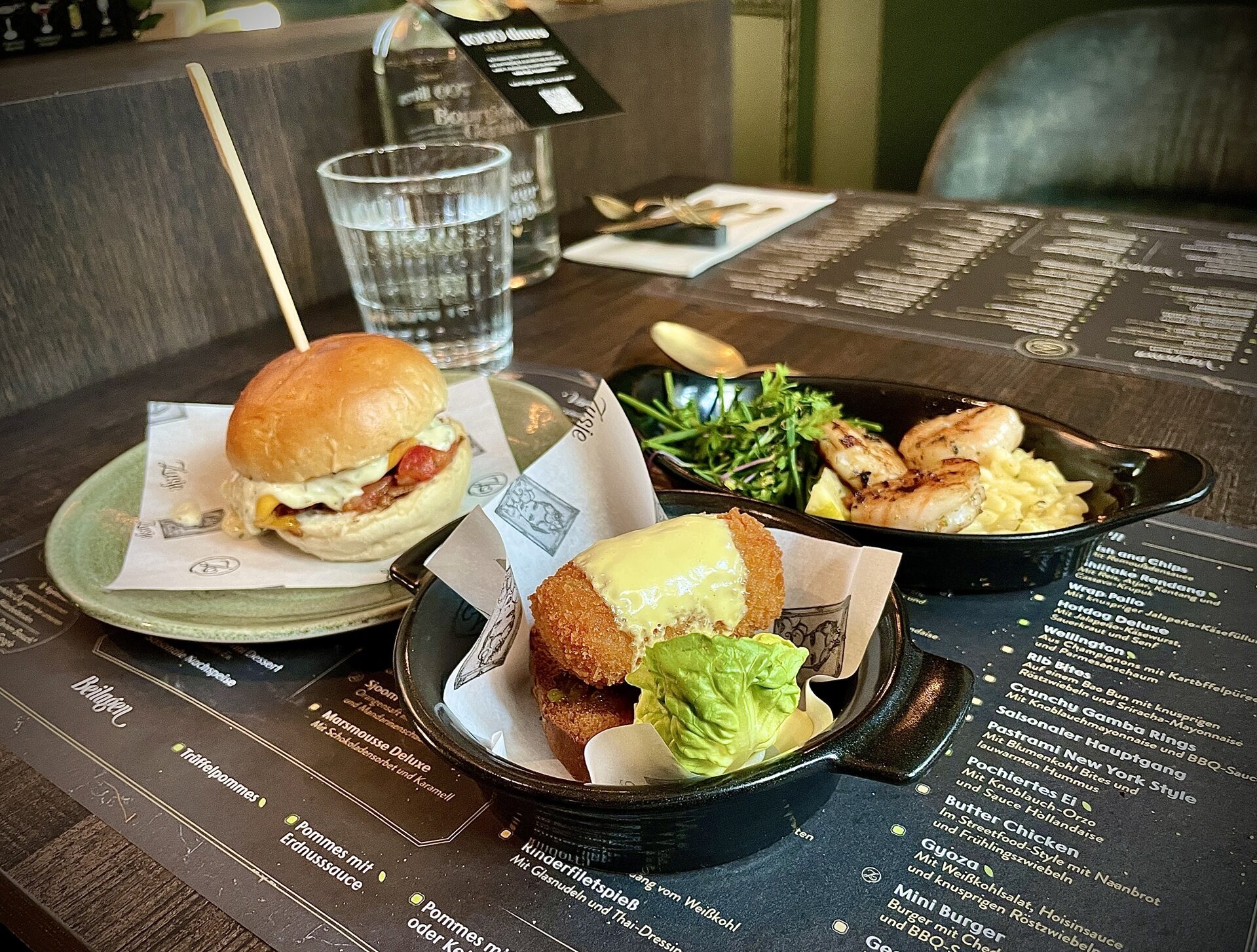 Restaurant Zusje an der Mühlenstraße in der Altstadt Düsseldorf