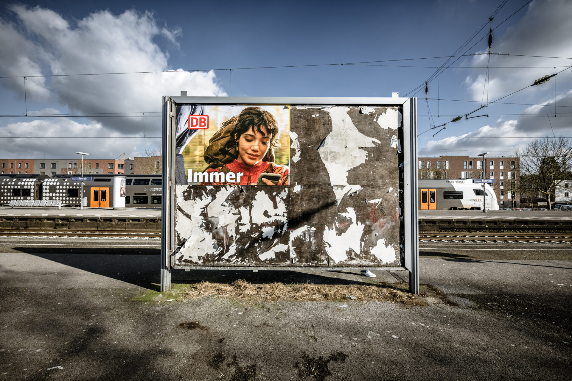 Plakat Deutsche Bahn am Bahnhof in Düsseldorf Benrath
