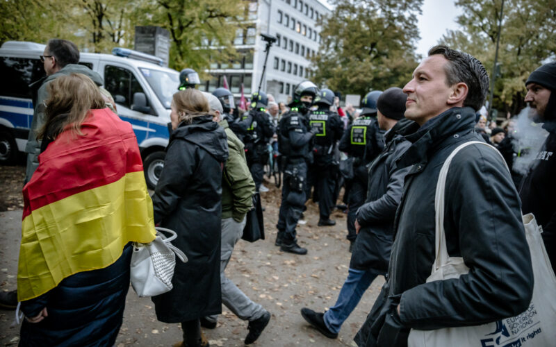 Goethe-Museum, Schloss Jägerhof, Demo Düsseldorfer Kultur für Demokratie, Protest gegen AfD-Veranstaltung mit Matthias Helferich Foto: Andreas Endermann