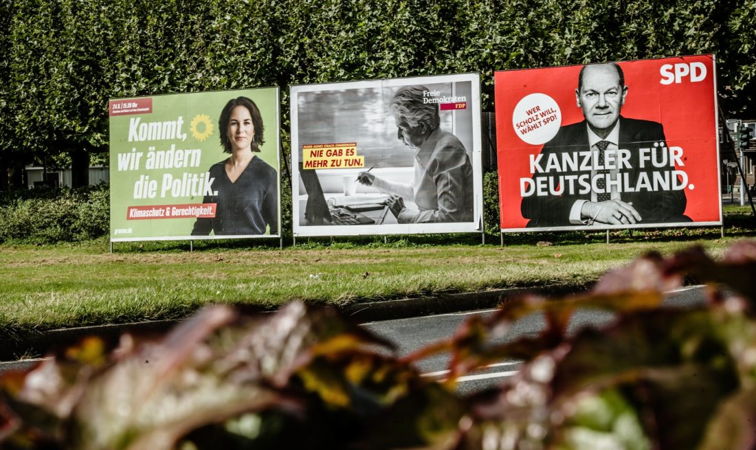 Die Wahlplakate an Düsseldorfs Straßen werben noch bis Sonntag für Parteien und Kandidaten. Ihre Langzeitfolgen für die Landeshauptstadt zeichnen sich auch schon ab. Foto: Andreas Endermann