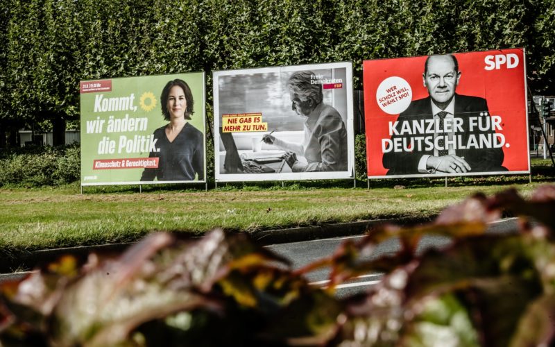 Die Wahlplakate an Düsseldorfs Straßen werben noch bis Sonntag für Parteien und Kandidaten. Ihre Langzeitfolgen für die Landeshauptstadt zeichnen sich auch schon ab. Foto: Andreas Endermann