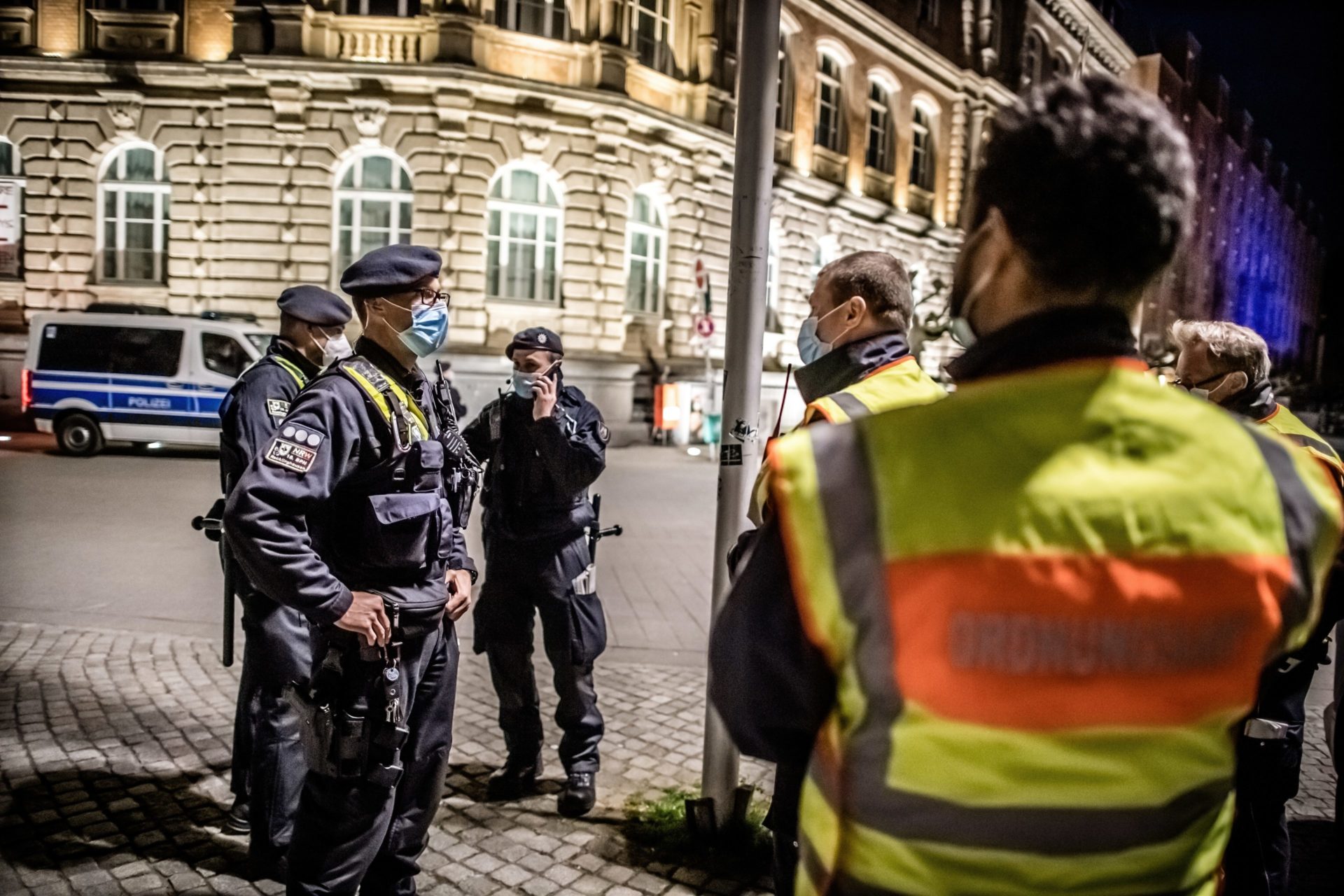 1. Abend Ausgangssperre aufgrund der Inzidenzwerte in Duesseldorf