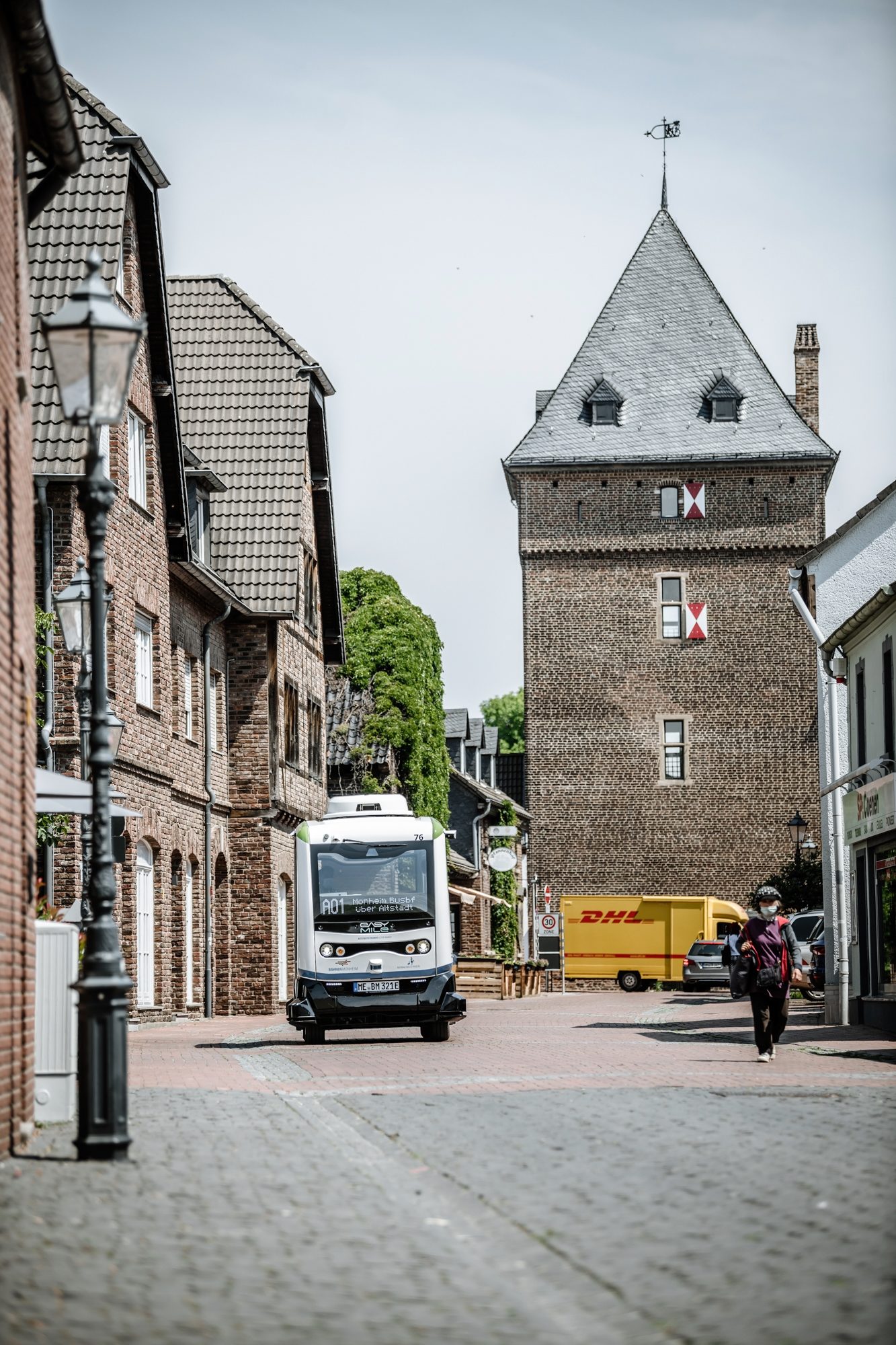 Monheim Schelmenturm autonomer Bus