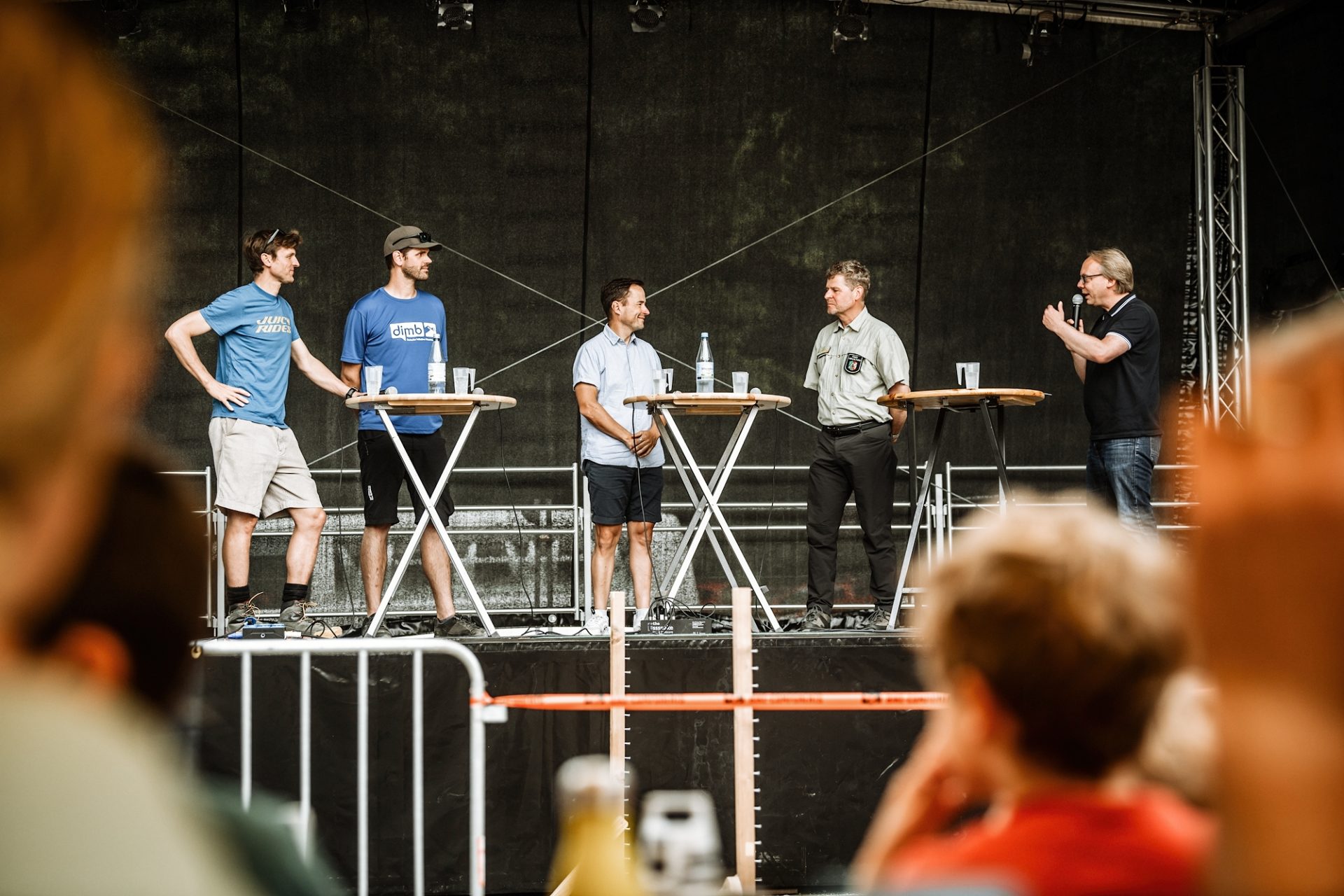 Diskussion beim Mountainbike-Festival "Juicy Rides" in Düsseldorf