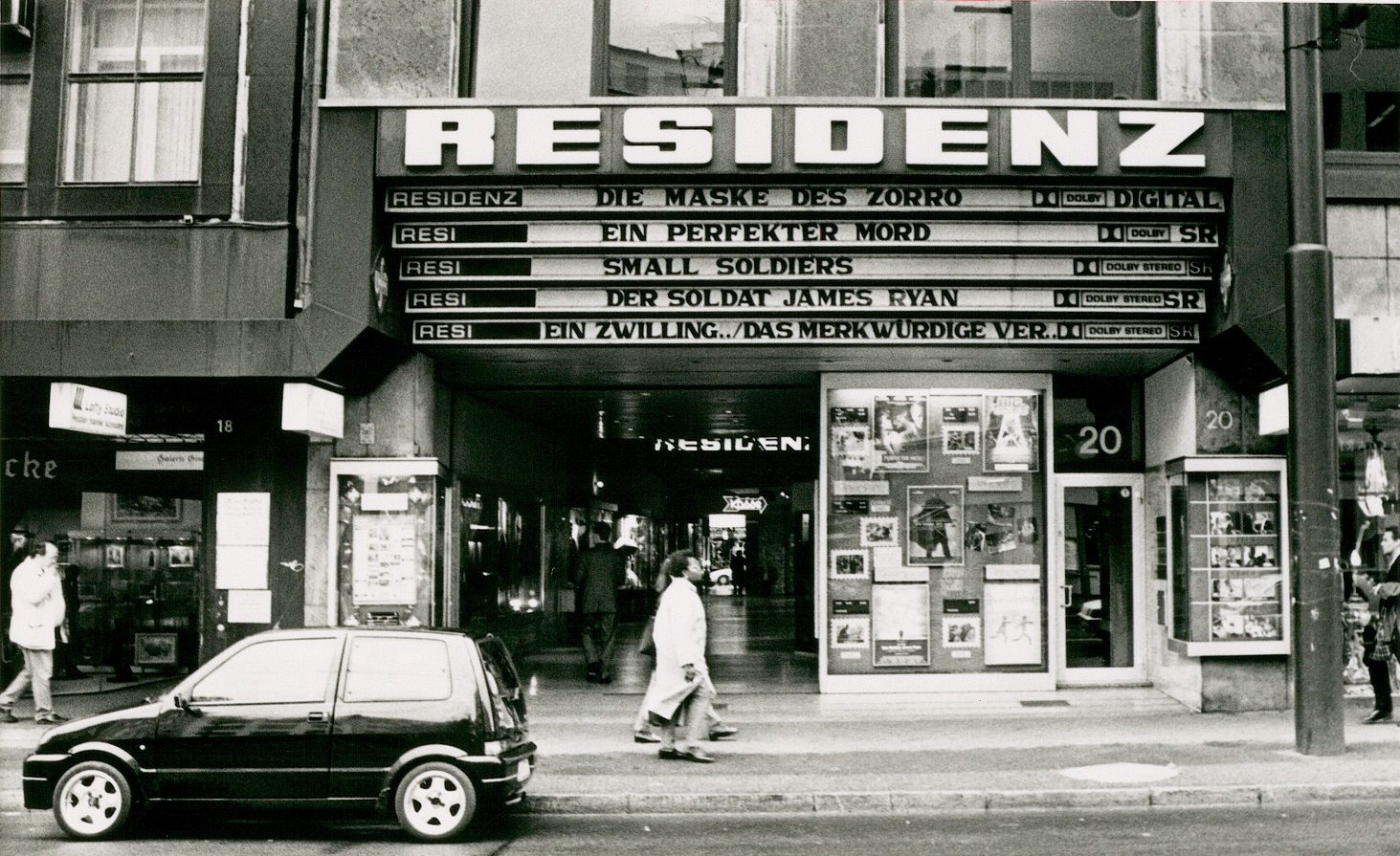 Das Residenz-Kino um 1990, damals gab es einen großen und vier kleinere Säle. Foto: Stadtarchiv Düsseldorf