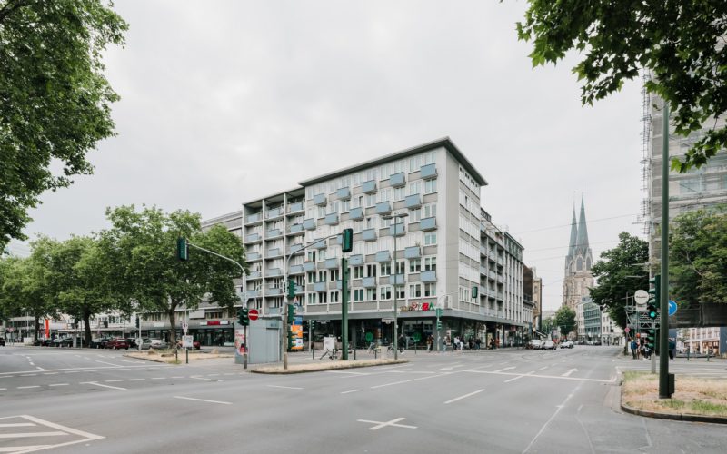 Marie Kreibich hat die Fotos für die Ausstellung über die besonderen Gebäude aus den 50er-Jahren gemacht. Dieses Bild heißt "Stadthaus in der Immermannstraße I".